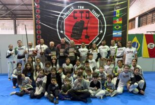 HOMENAGEM AOS ILUSTRES VISTITANTES NO PROJETO DE CAPOEIRA